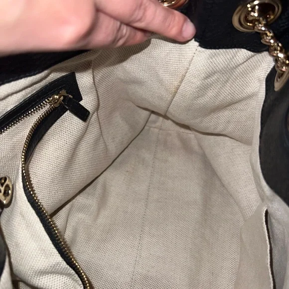 Gucci Soho Medium Black Double Leather Chain Shoulder Bag Tote
Black Gold - Picture 6 of 16